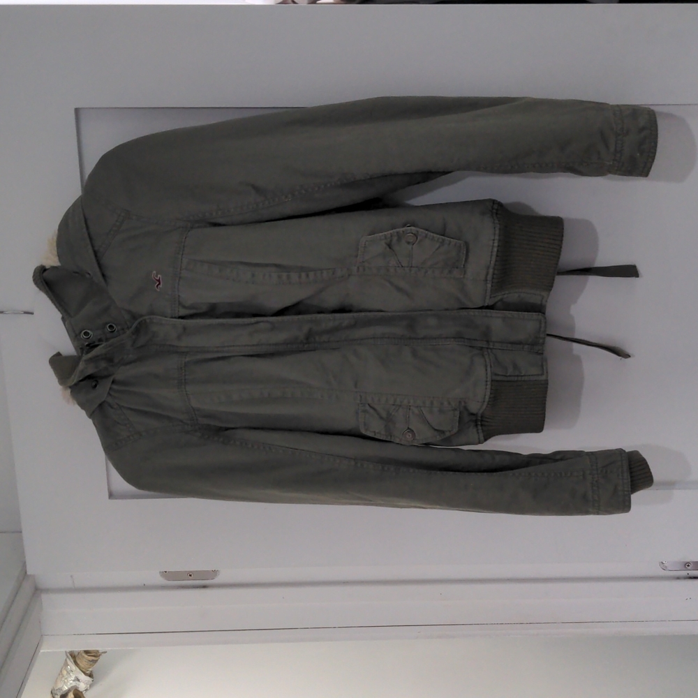 Hollister. shearling lined coat. Size M